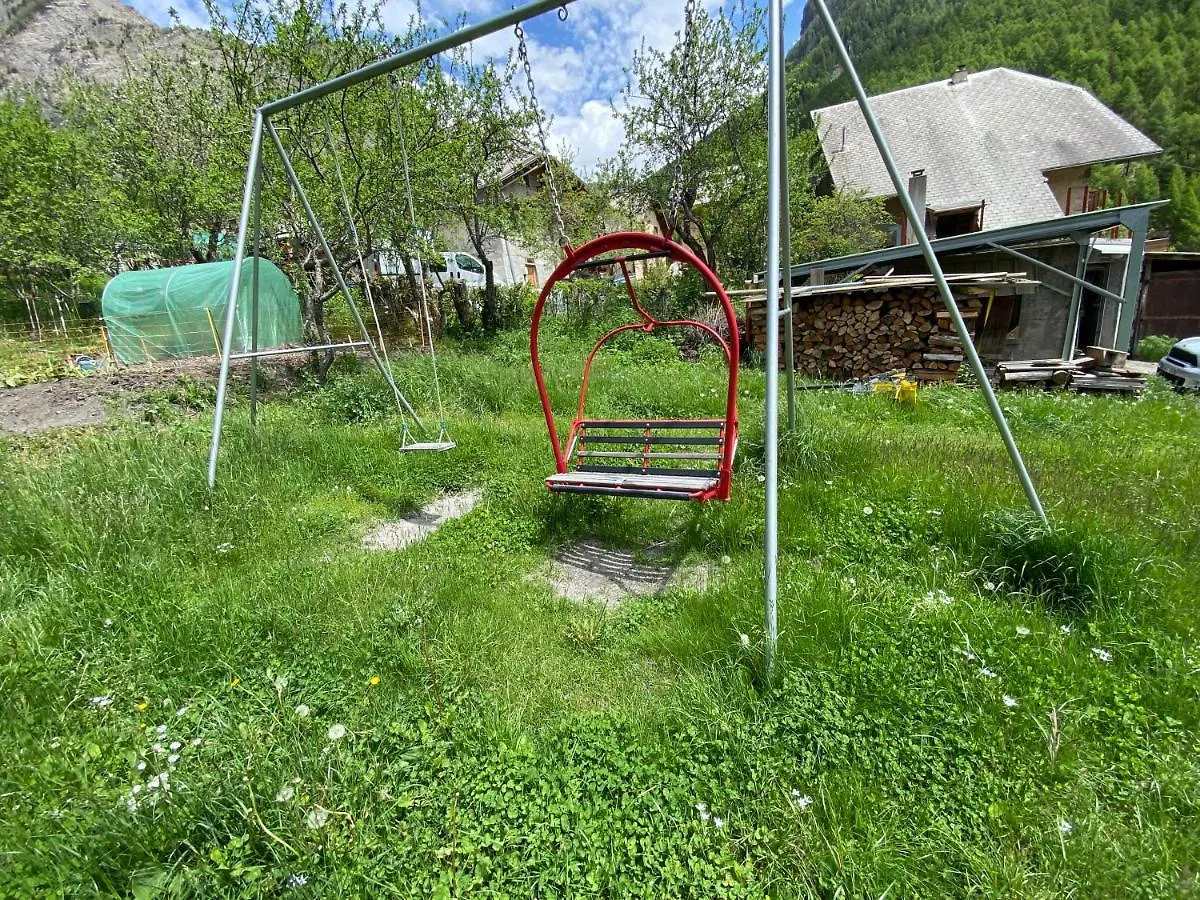 L Alpin Bel Appartement Avec Terrasse Dans Vieille Ferme De Montagne Renovee Les Orres Lejlighed