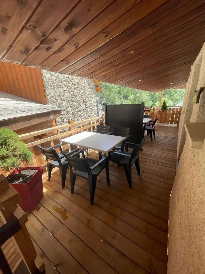 Lejlighed L Alpin Bel Appartement Avec Terrasse Dans Vieille Ferme De Montagne Renovee Les Orres Frankrig